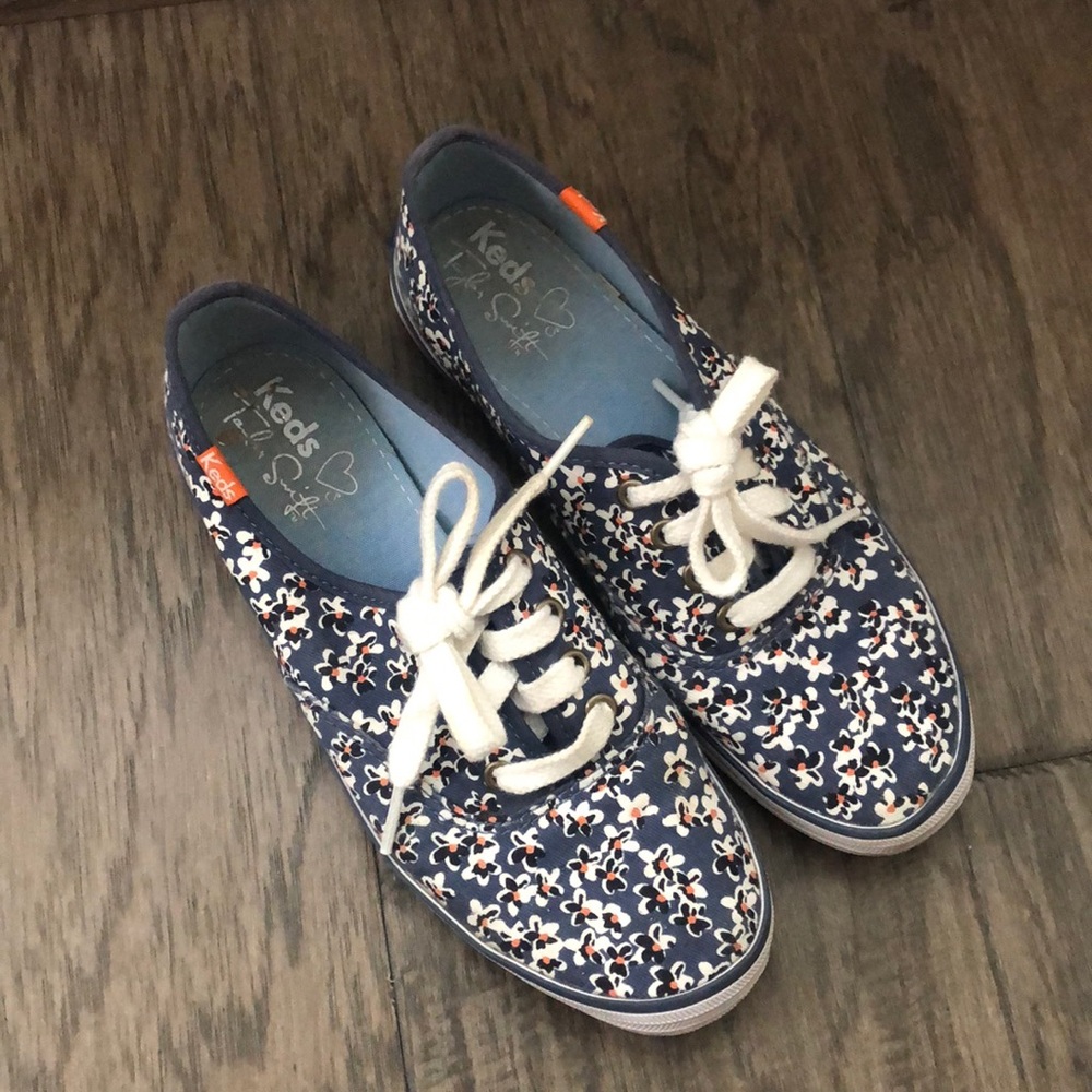 Taylor swift keds snake sneakers